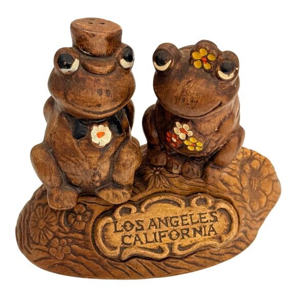 Frogs On A Log Los Angeles California Salt And Pepper Shaker Set Treasure Craft - Picture 14 of 15